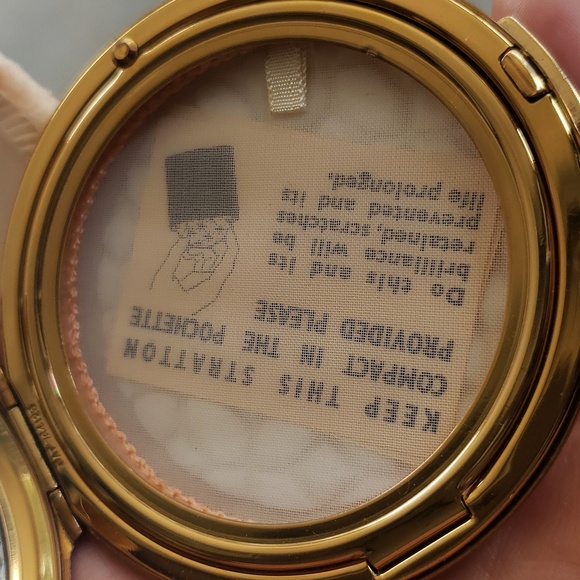 VINTAGE STRATTON POWDER COMPACT. - Picture 7 of 7